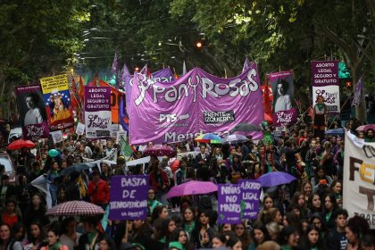 La fuerza de las mujeres contra la violencia de género y el ajuste de los gobiernos 