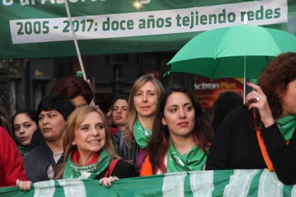 Bregman: "Hay un gran vacío respecto a los derechos de las mujeres en la campaña"