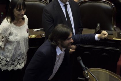 Nicolás del Caño juró como diputado nacional - YouTube