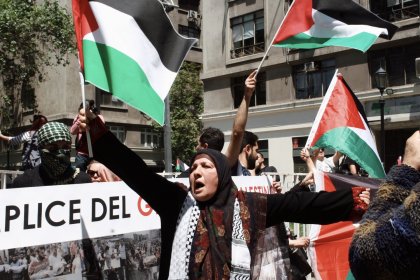 Santiago: Masiva marcha en solidaridad con el pueblo palestino