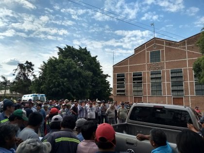  El Gobierno notifica con la Policía despidos masivos en ingenio La Esperanza