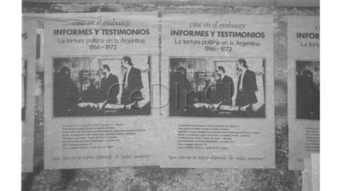 Afiche callejero sobre la proyección de la película "Informes y testimonios” (CeDInCI)