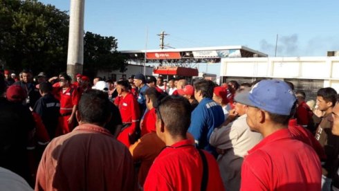 Trabajadores petroleros Paraguaná en asamblea