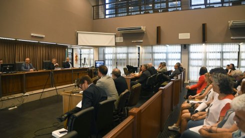 Lo siete expolicías bonaerenses frente al TOC 3 al oír su sentencia | Foto Camila Godoy | Télam