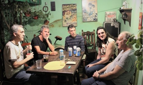 Los Comando Pickless recibieron a La Izquierda Diario en su hogar, la sala de ensayo y grabación.