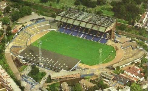 El estadio Stamford Bridge del Chelsea en los años ´80.