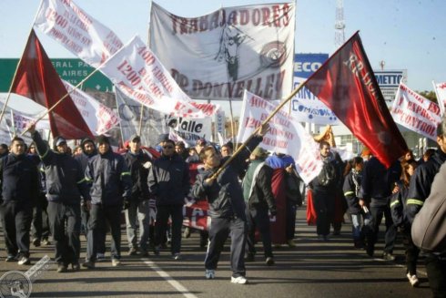 Movilización de trabajadoras y trabajadores de la ex Donnelley, hoy Cooperativa Madygraf