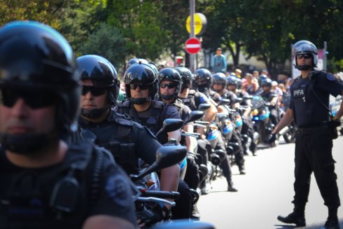 Protocolo antipiquetes de Patricia Bullrich. Policía Federal Argentina. Diciembre 2023.