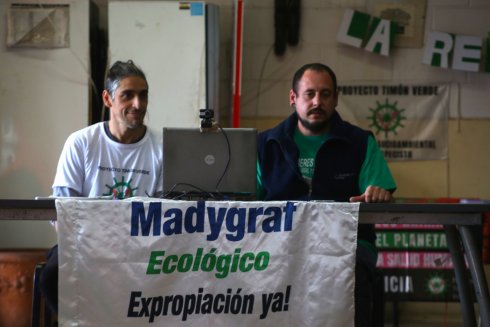 Juan Esteche, de Proyecto Timón Verde en la Coordinadora BFS y Martín Dirroco, trabajador de Madygraf.