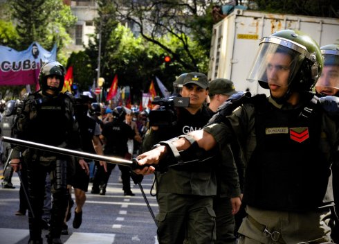 Protocolo antipiquetes. Gendarmeria nacional. Diciembre 2023.