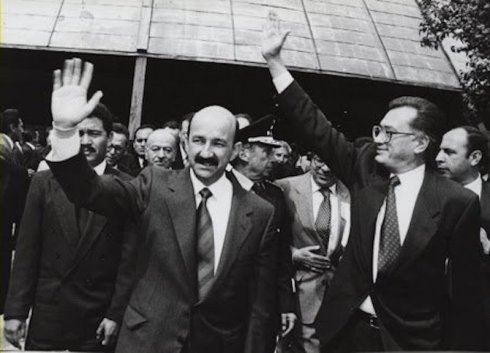 Bartlett y Salinas de Gortari en 1988, festejando el triunfo tras la "caída del sistema"