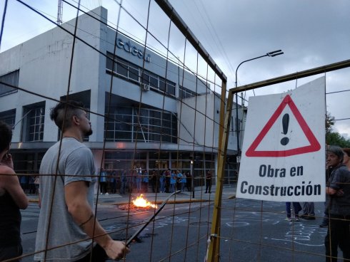 Piquete en Edesur por cortes de luz. Marzo 2023