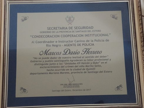 Condecoración recibida por Herrero del Gobierno de Santiago del Estero