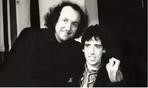 Guy Stevens, productor de London Calling, junto a Mick Jones.