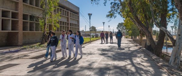 UNCuyo: denuncian el cierre de una carrera en la Facultad de Ciencias Médicas