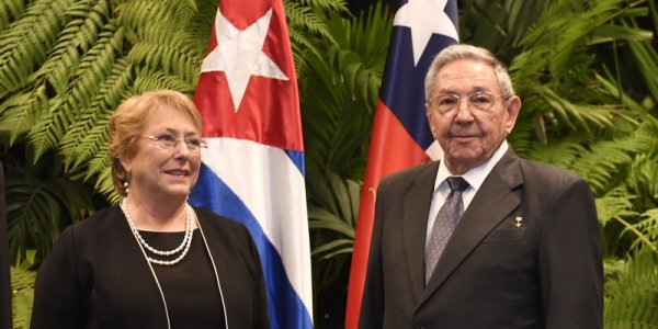 Bachelet en Cuba: un viaje de negocios