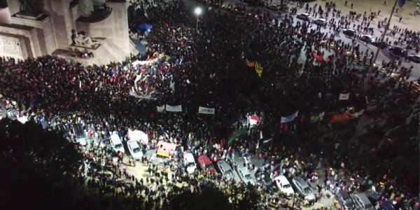 Masiva concentración y asamblea contra las quemas en Rosario vota un plan de lucha