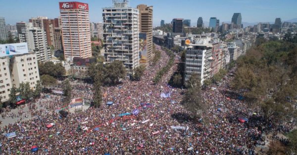 Grupos de apoyo y familiares de presos políticos marchamos en el bloque independiente de la coordinadora de mujeres y disidencias trabajadoras y populares