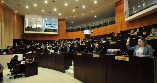  La Legislatura repudió a diputados que visitaron a los genocidas 