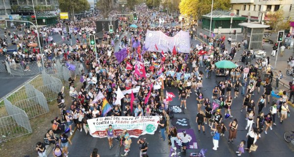 Organizadas y en las calles: Bloque clasista y con independencia al gobierno de Boric se hizo presente en la marcha de este 8M