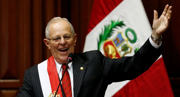 Perú: Por los suelos la aprobación de Kuczynski tras escándalo del indulto de Fujimori