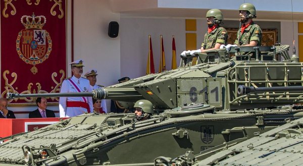 Los presupuestos militares equivalen a subir el SMI 580€ al mes