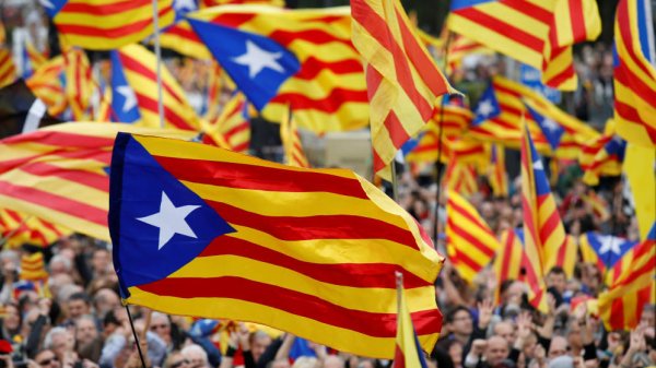 Continúan las reacciones a la declaración de independencia en Catalunya