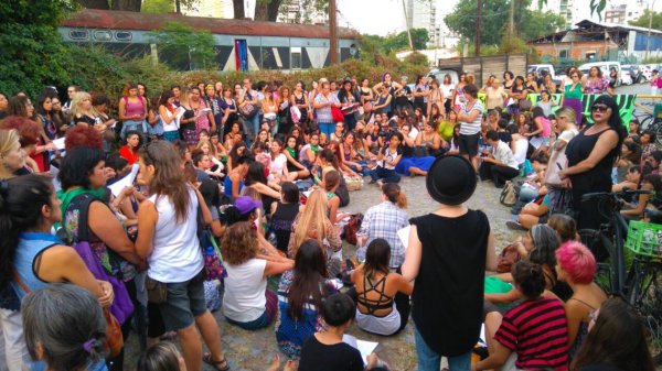 En las redes sociales, la Asamblea de Mujeres lanza su campaña hacia el 8 de marzo