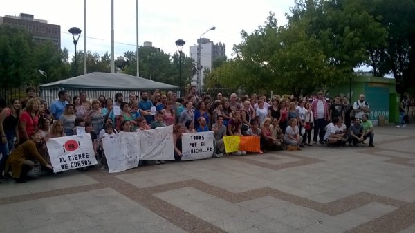 Tres de Febrero: importante asamblea convocada por la ESNº 1 contra el cierre de BAO