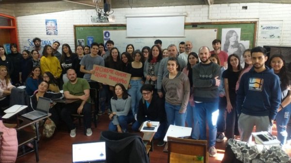 Docentes y estudiantes de la UNCuyo apoyan a la Cooperativa COREME en lucha