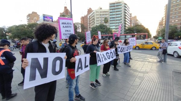 [Video] Trabajadores de la cultura salieron a la calle contra el apagón cultural