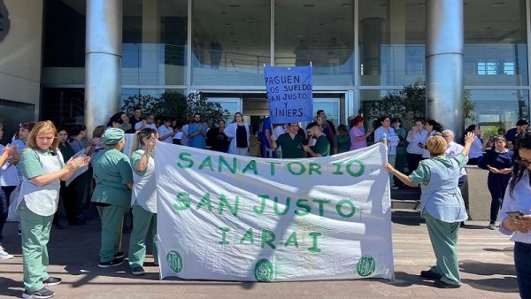 Sanatorio San Justo: "Nos deben bonos de sanidad, nuestros sueldos están por debajo de la canasta"