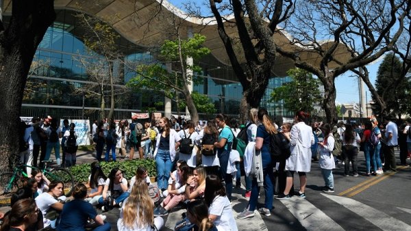 Quirós recibirá a residentes y concurrentes para discutir la paritaria