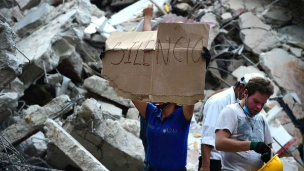 Confirman que hay 5 personas vivas en escombros de colegio Enrique Rébsamen