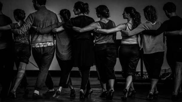 El Baile de Mathilde Monnier y Alan Pauls en el teatro San Martín