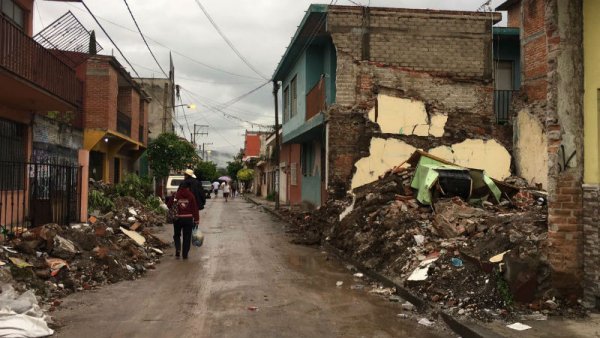 Brigadistas en Morelos: aún faltan manos para remover escombros