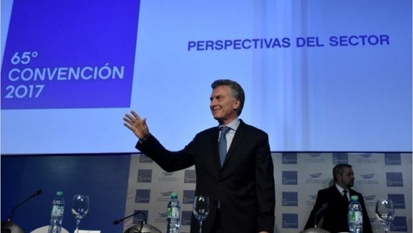 Macri pidió “un sindicalismo sano” y se ganó el aplauso de Gerardo Martínez