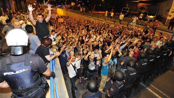 Murcia se radicaliza contra el muro y la represión