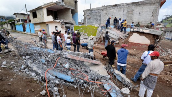 Deudas para damnificados, negocio millonario para inmobiliarias