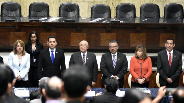 Guatemala: revés para enjuiciar a Jimmy Morales por corrupción 