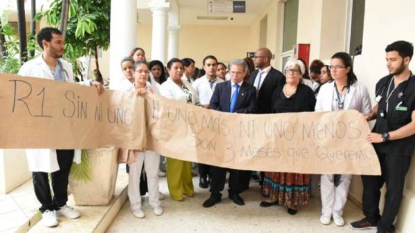 Médicos inician huelga de tres días en todo el país