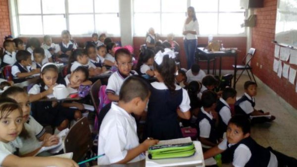 No más hacinamiento en las aulas: ¡Necesitamos construcción de escuelas!