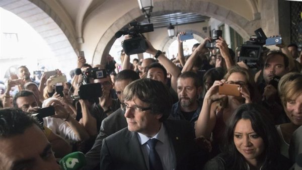 Acusado de rebelión y sedición, Puigdemont viajó a Bruselas para pedir asilo político