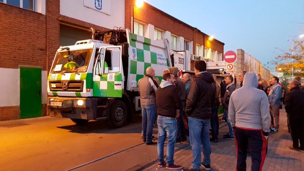 Arranca con fuerza la huelga de recogida de basura de Madrid