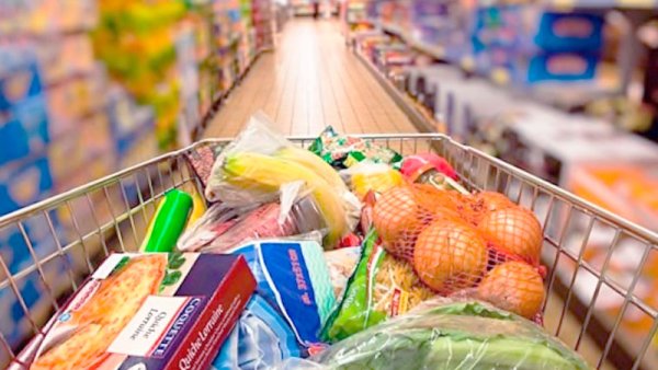 Las ventas en supermercados y shoppings se recuperan, pero débilmente