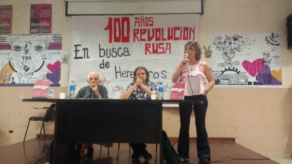 [VIDEO] Se realizó charla debate "Una revolución en busca de herederos"