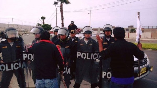 Perú: brutal represión policial con 22 trabajadores detenidos