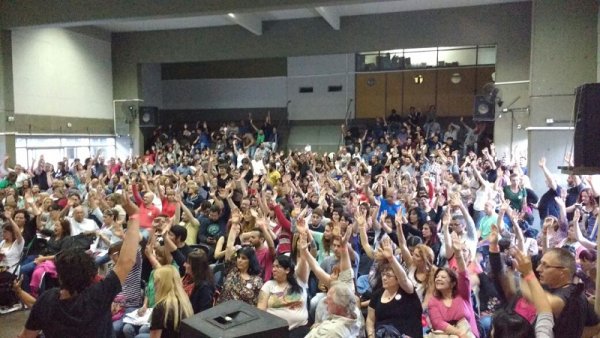 La Matanza: multitudinaria asamblea de Suteba exige plan de lucha para derrotar las contrarreformas del Gobierno