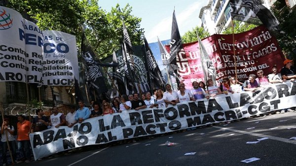 [Video] Contrarreformas: así marchó el bloque del sindicalismo combativo 