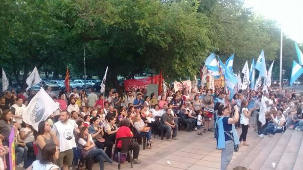 Masiva convocatoria docente contra el Ítem Aula